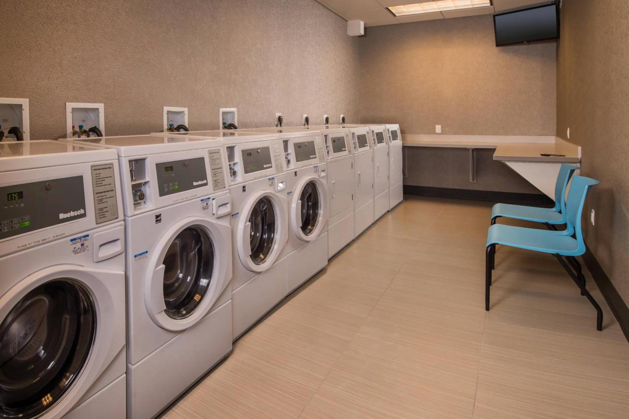 Towneplace Suites By Marriott Altoona Luaran gambar