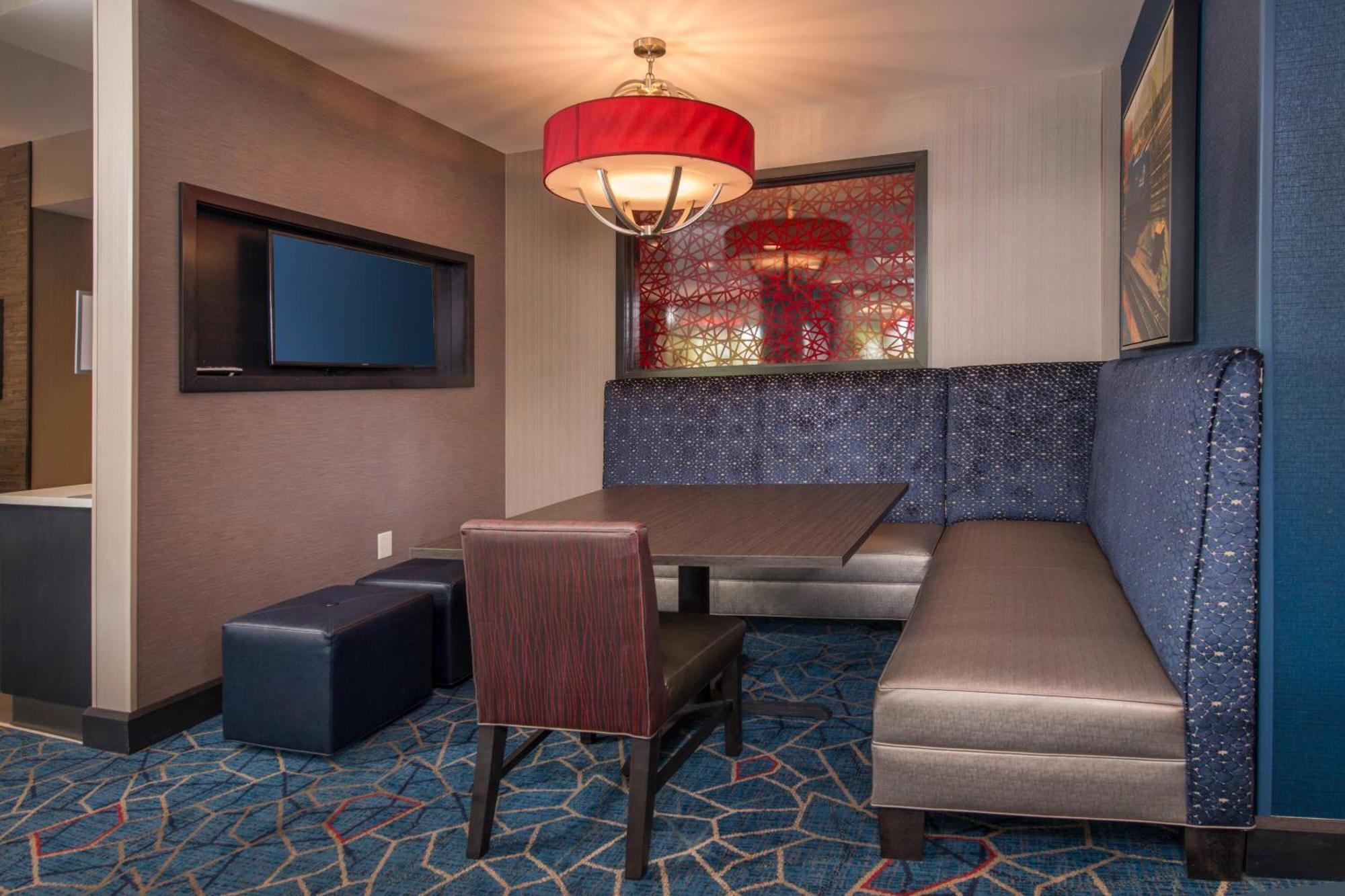 Towneplace Suites By Marriott Altoona Luaran gambar